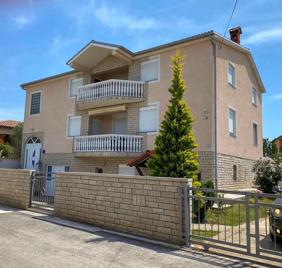Apartments Ban Galižana 외부 사진